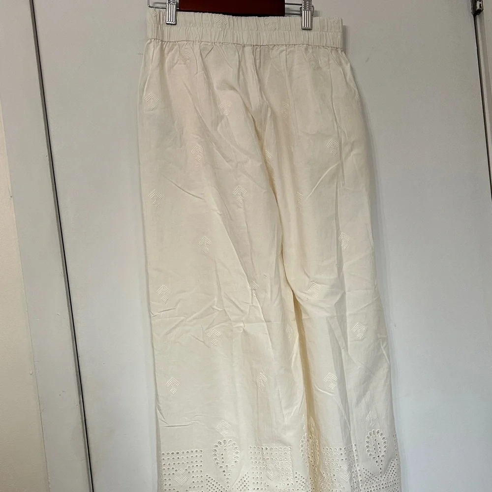 Chic Cream Maxi Skirt for Women - Picture 5 of 6
